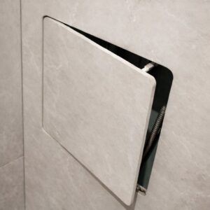 Peidetav luuk hingedel